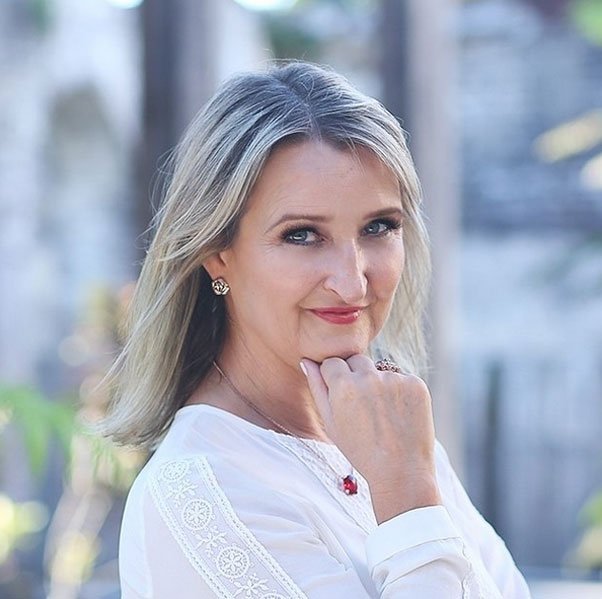Elaine Davies